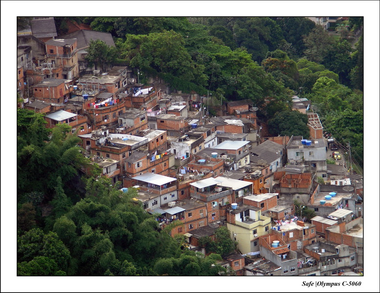 2005 - 11 - Rio - favelas 08.JPG